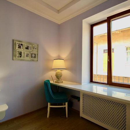 Romantic Lux Vivaldi Suite Svobode avenue 39 Lviv Extérieur photo