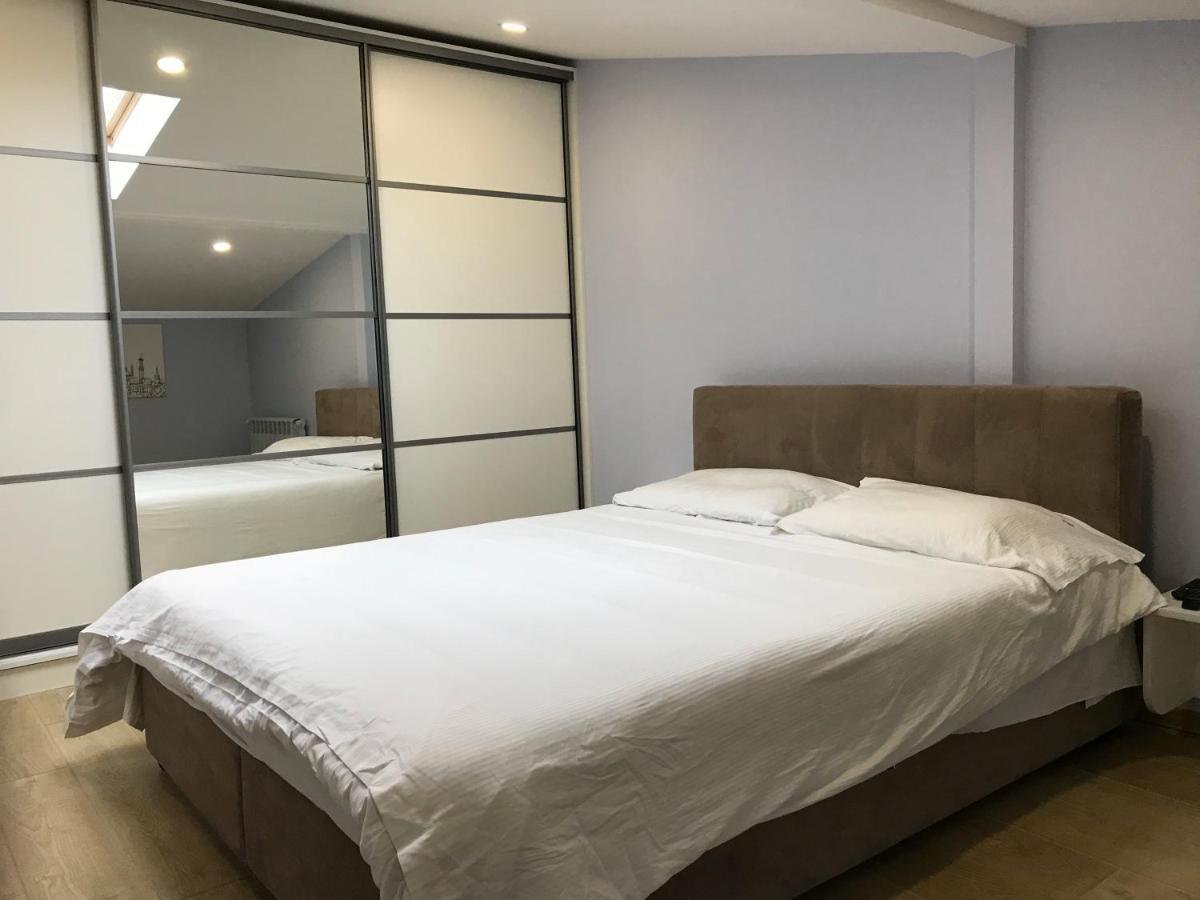 Romantic Lux Vivaldi Suite Svobode avenue 39 Lviv Extérieur photo