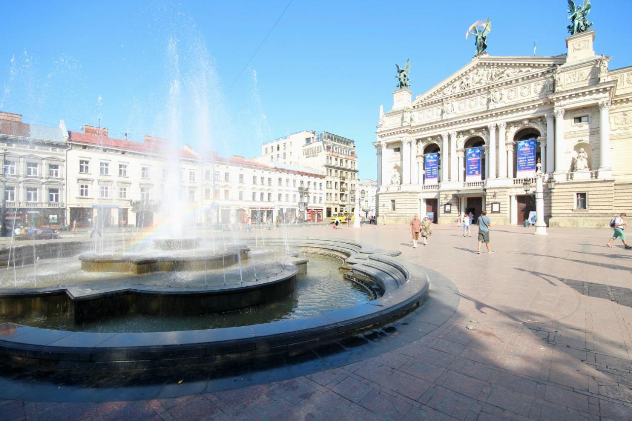 Romantic Lux Vivaldi Suite Svobode avenue 39 Lviv Extérieur photo