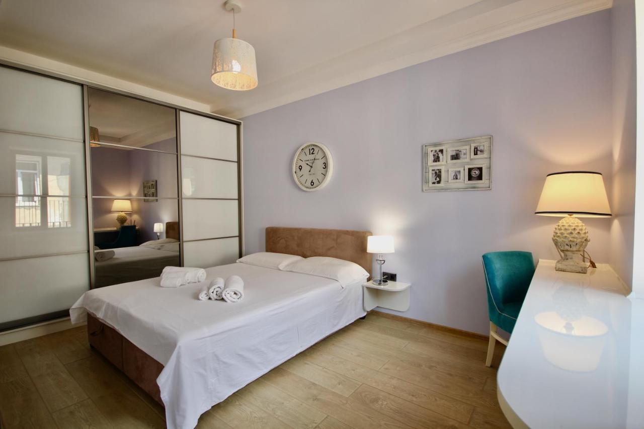 Romantic Lux Vivaldi Suite Svobode avenue 39 Lviv Extérieur photo